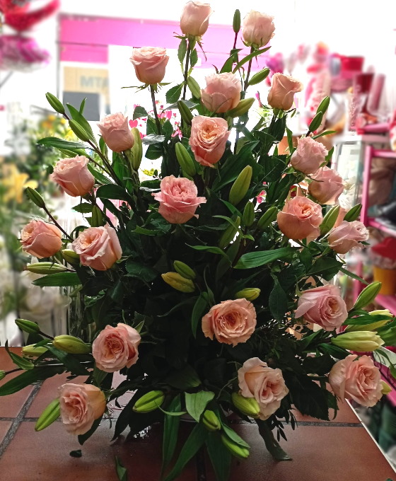 Centro Rosas y Liliums Rosados